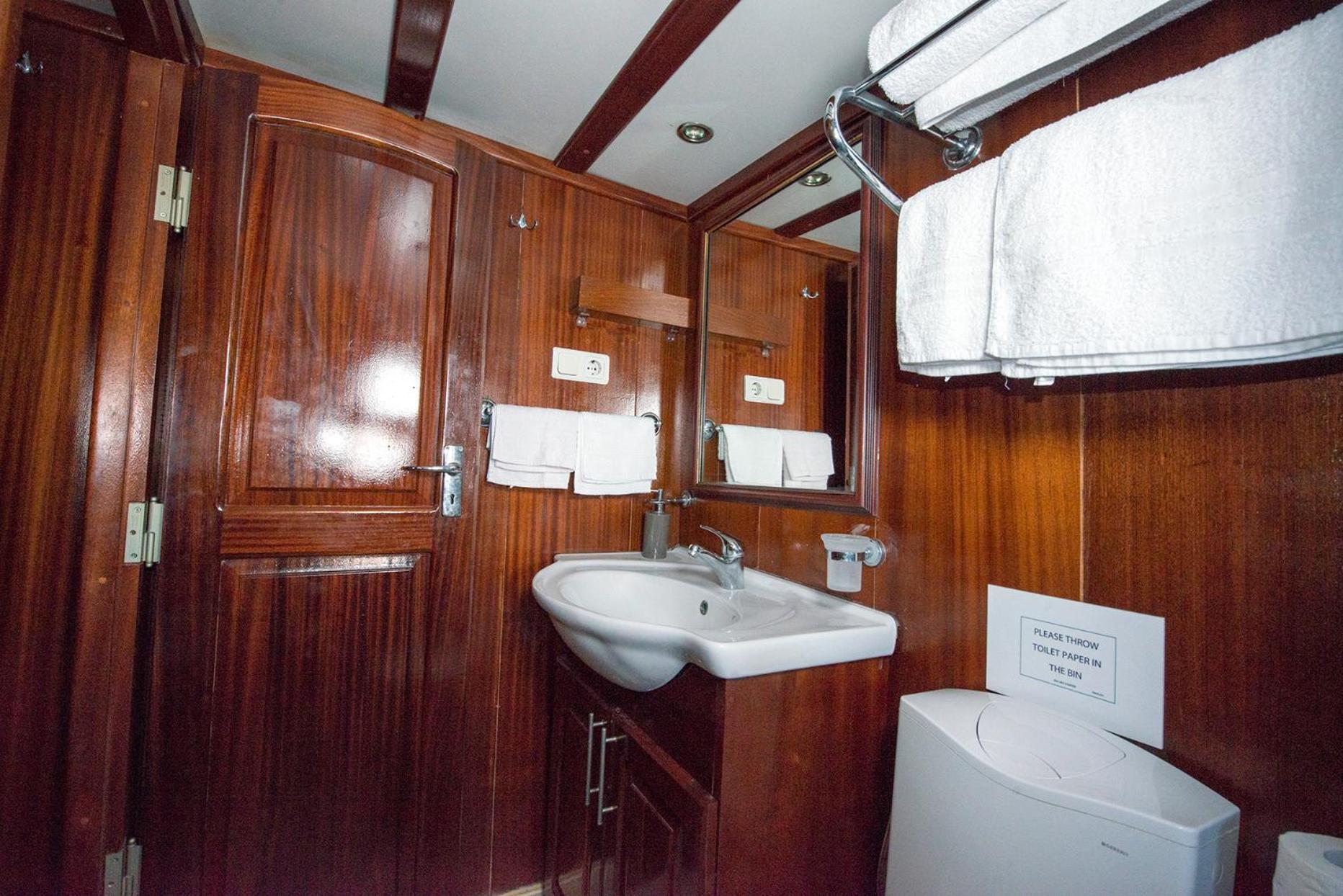 Tersane IV Vincitore 4 Hotel Di Bruno Barbieri Palermo Luaran gambar