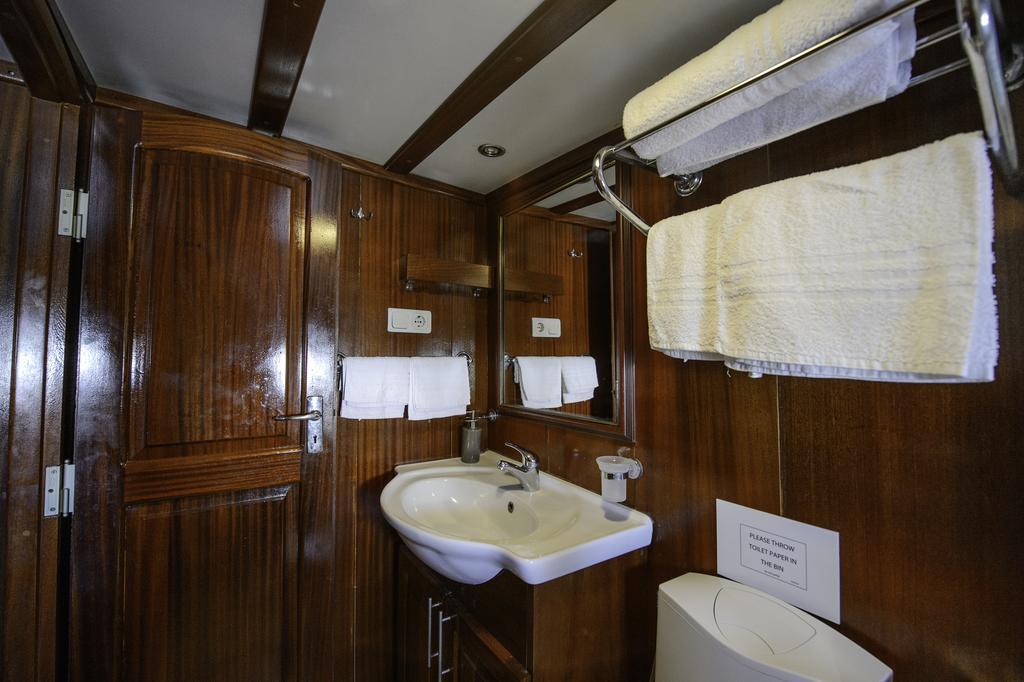 Tersane IV Vincitore 4 Hotel Di Bruno Barbieri Palermo Luaran gambar